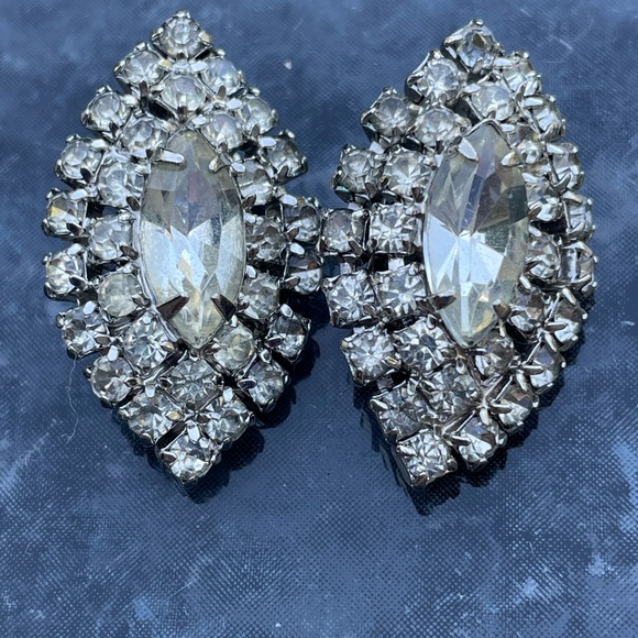 Vintage Glam SET Rhinestone Choker, Clip Earrings and Bracelet - Picture 3 of 6